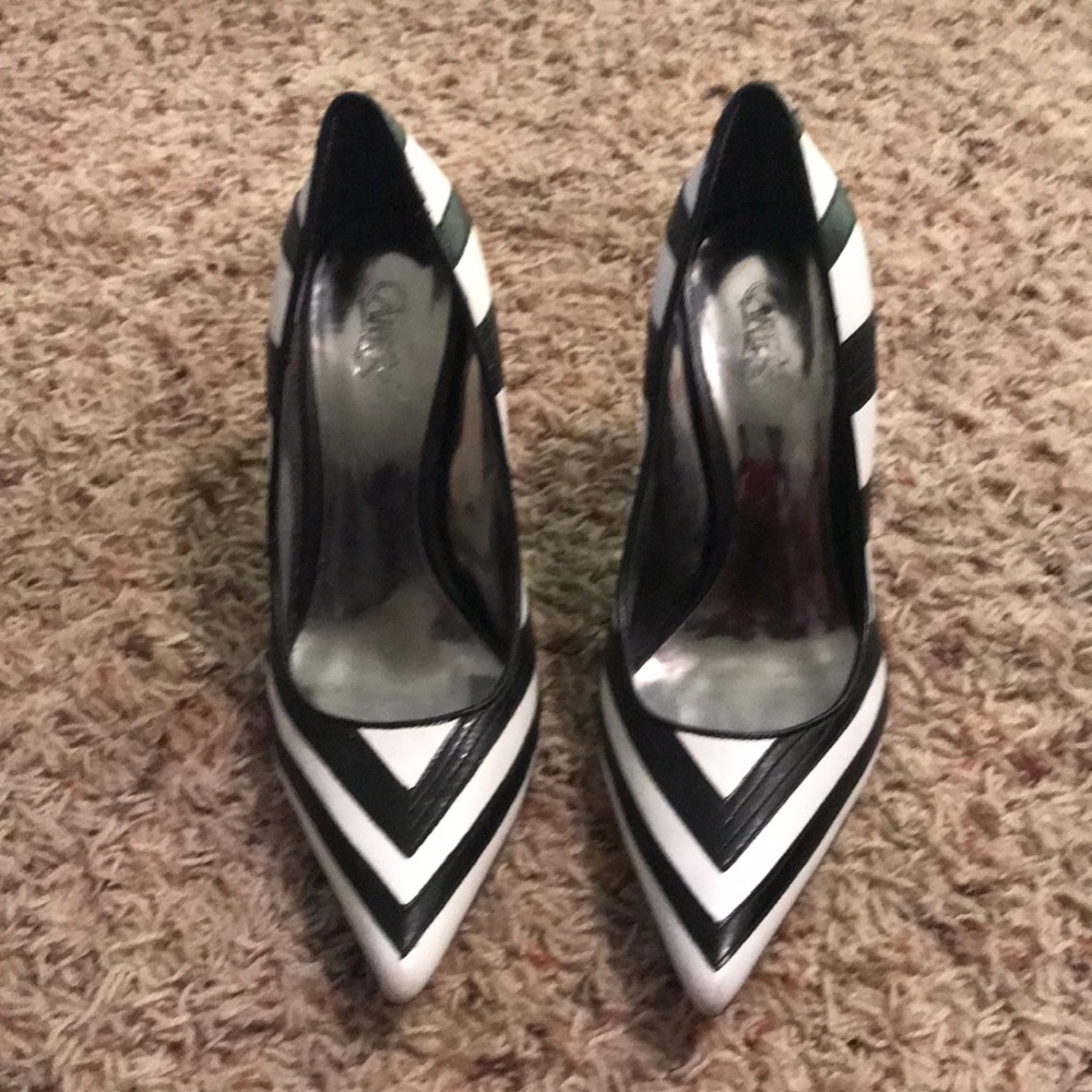 Sexy black and white heel